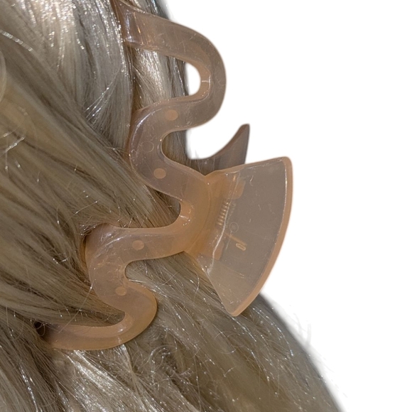 🍁 3/$15 Boutique Squiggle Claw Hair Clip - Picture 1 of 6